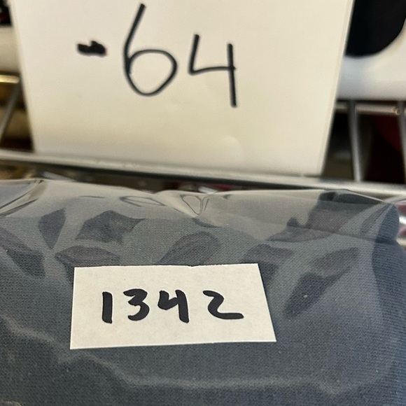 Mondetta Men's Gray Sweatshirt M Minimalist Kangaroo Pockets Fleece Neutral - Picture 13 of 13